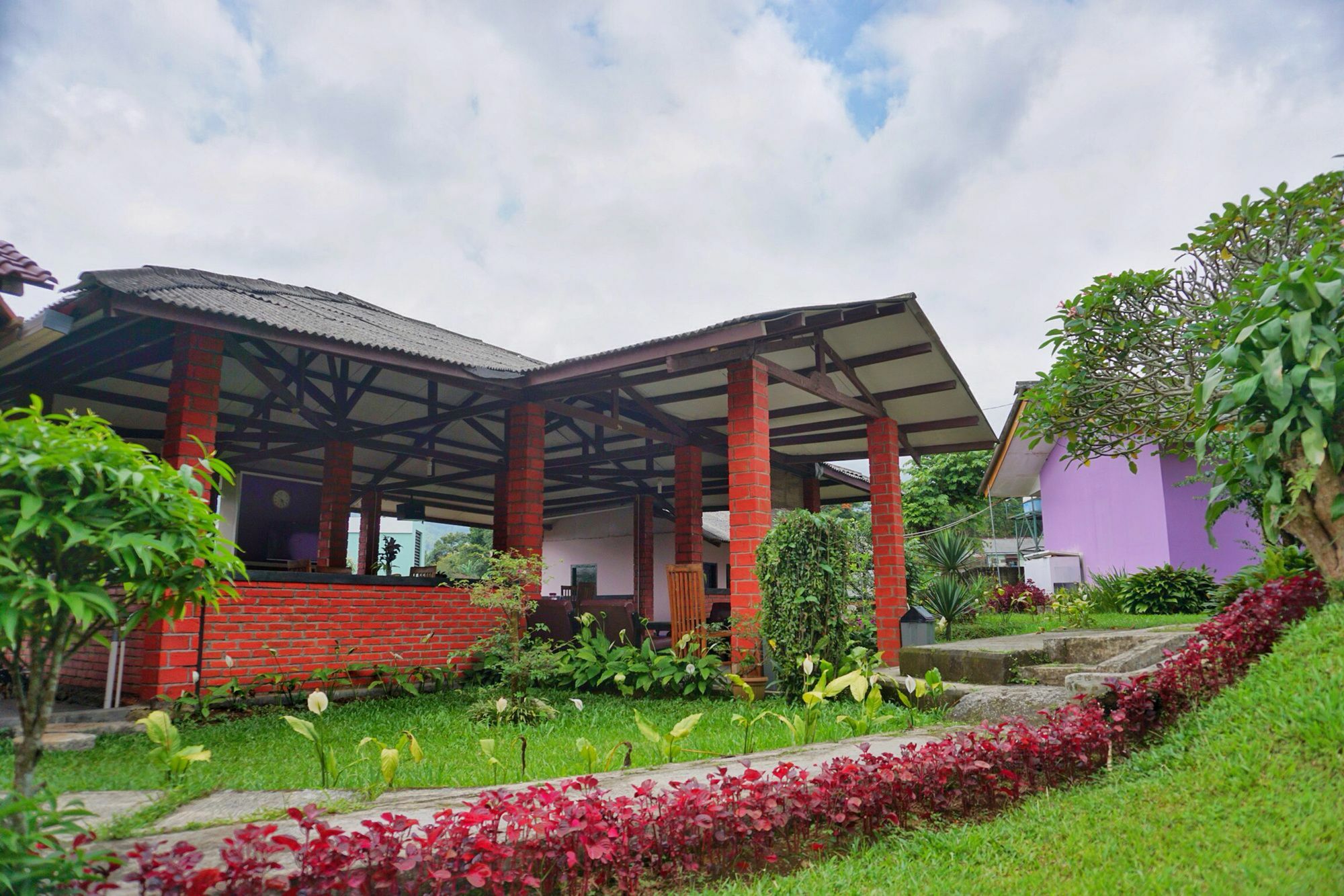 Grand Pesona Ksatria By Issota Hotell Cipanas  Eksteriør bilde